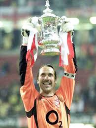 提前退役的原因与曼城的应对-华体会