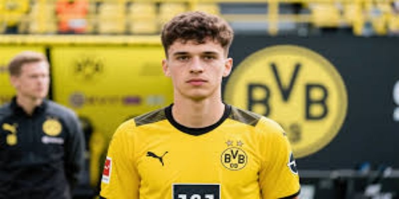 两大关键对决：升级热门与状态波动球队的交锋-华体会深度评估- 华体会