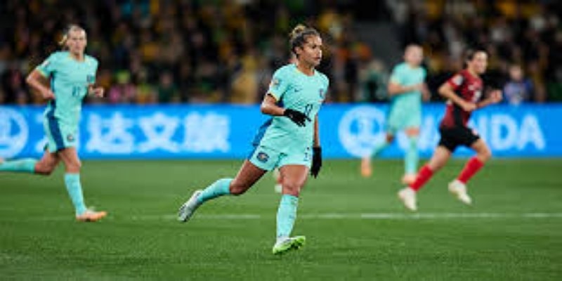 从蒙彼利埃到曼彻斯特：华体会视角下的成长轨迹- 华体会