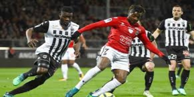 布莱克本抓住关键时刻完成突破-华体会