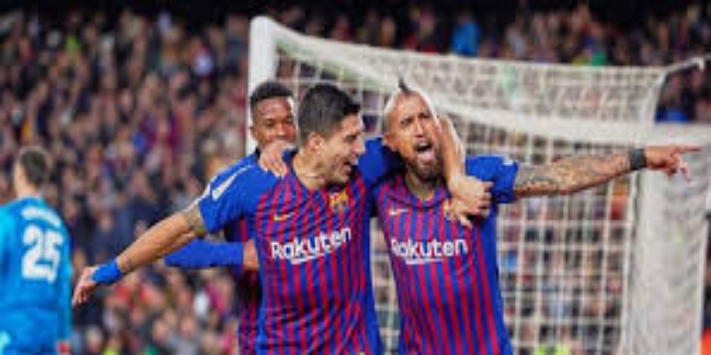 华体会战术解析：比赛关键节点与团队配合 - 华体会